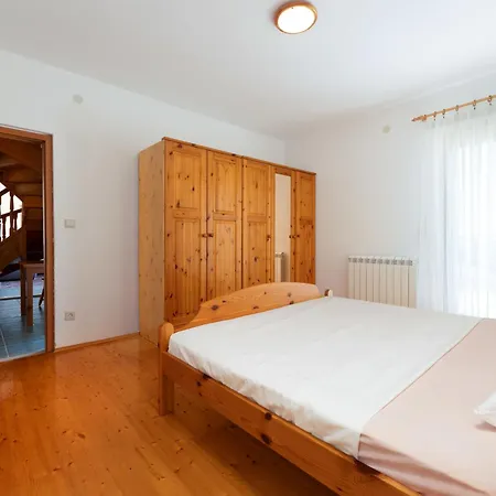 Limun-3 By Interhome * Трогір