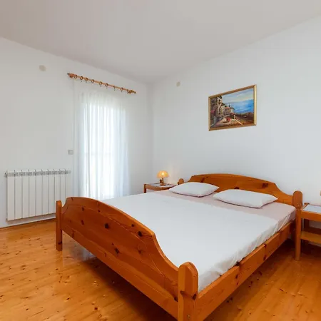 Апартаменти Limun-3 By Interhome